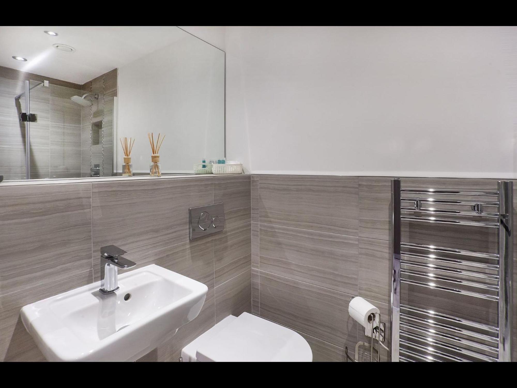 58 Cocoa Suites York Esterno foto
