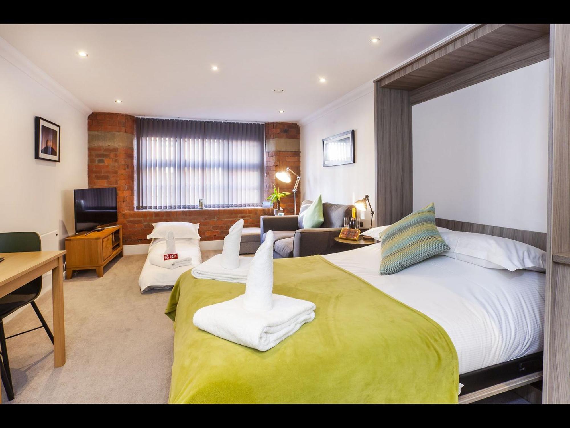 58 Cocoa Suites York Esterno foto