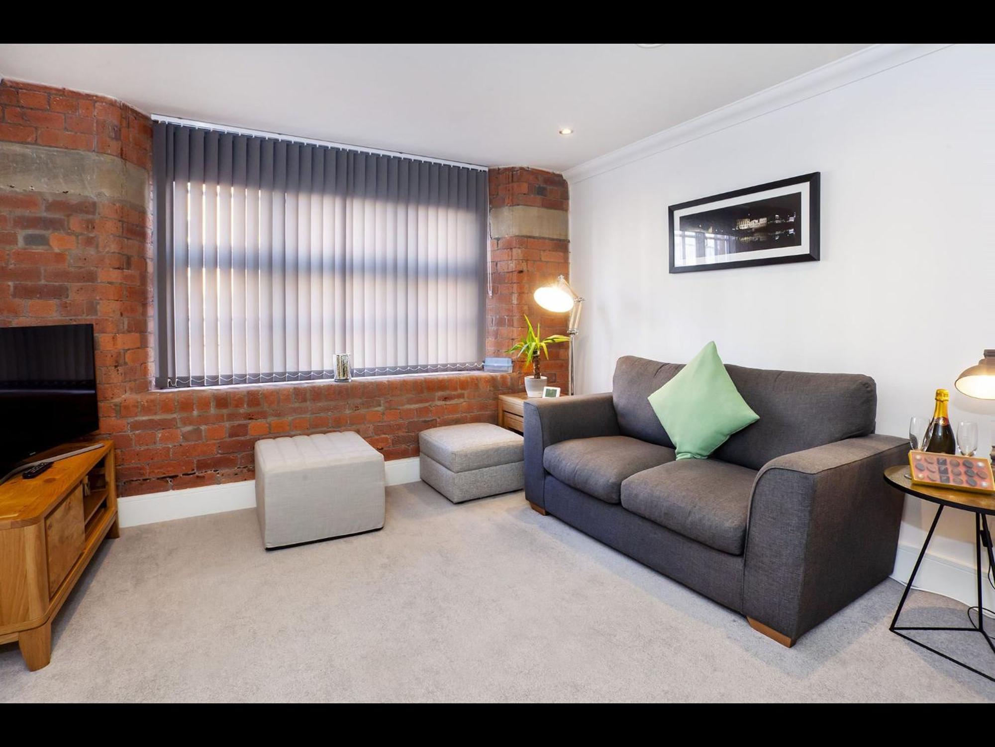 58 Cocoa Suites York Esterno foto